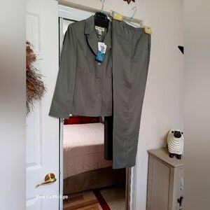 Appleseed's Elegant Olive Green Pantsuite